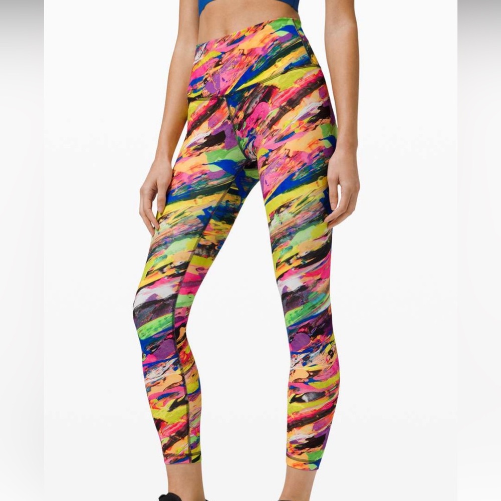 Lululemon WunderTrain Size 6